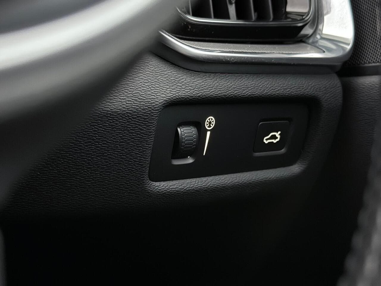 Volvo S60 thumbnail Misc Controls