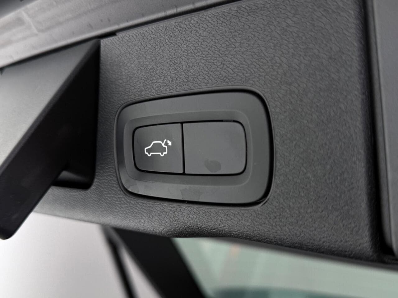 Volvo XC60 thumbnail Misc Controls