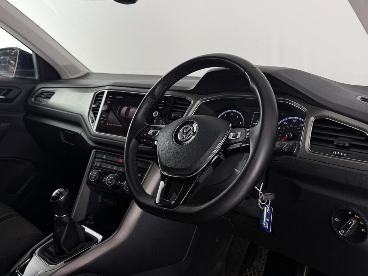 Volkswagen T-Roc thumbnail Interior Front
