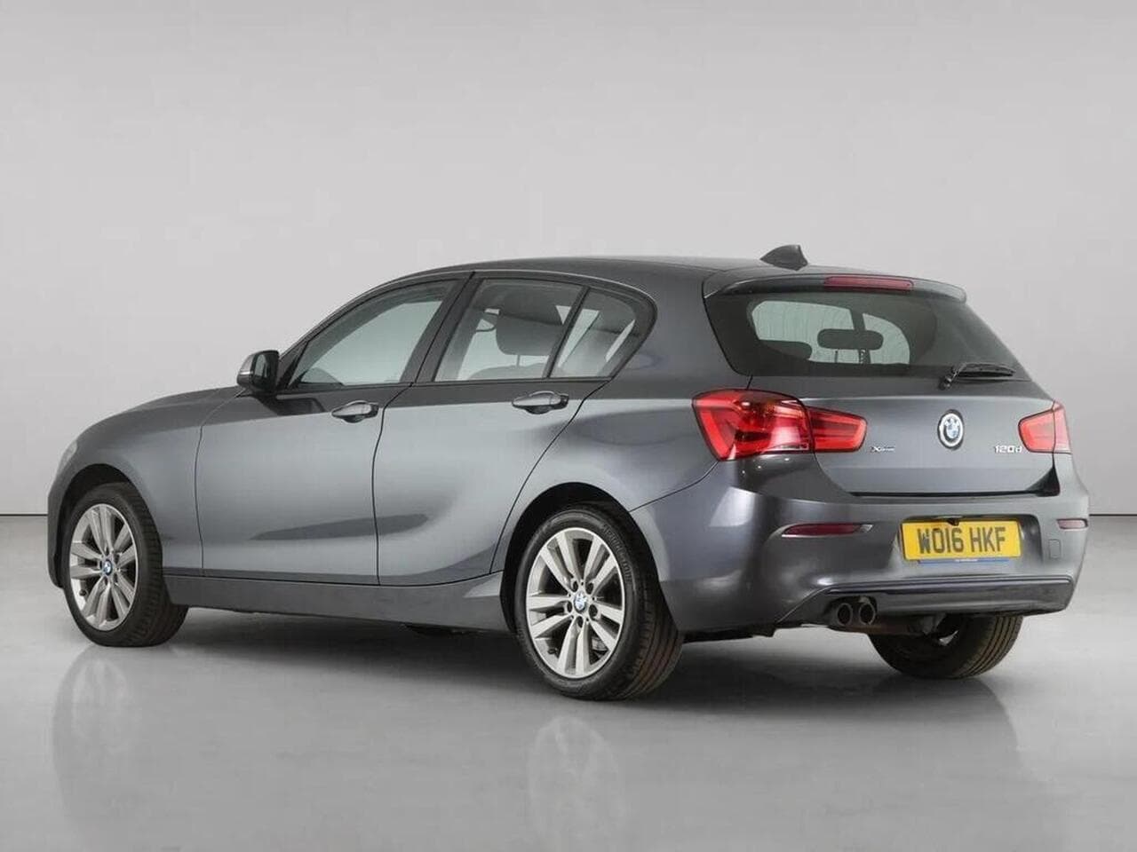 BMW 1 Series thumbnail Rear Left