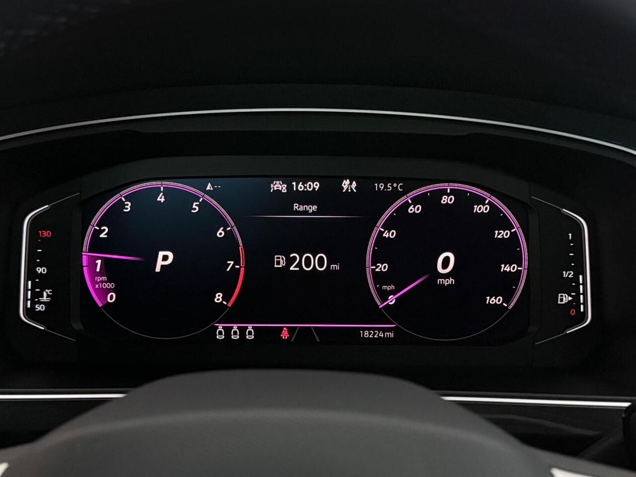 Volkswagen Tiguan thumbnail Driver Instruments