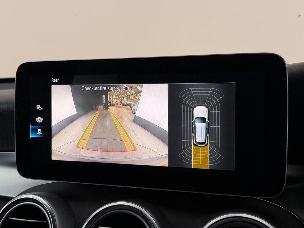Mercedes-Benz GLC thumbnail Infotainment System