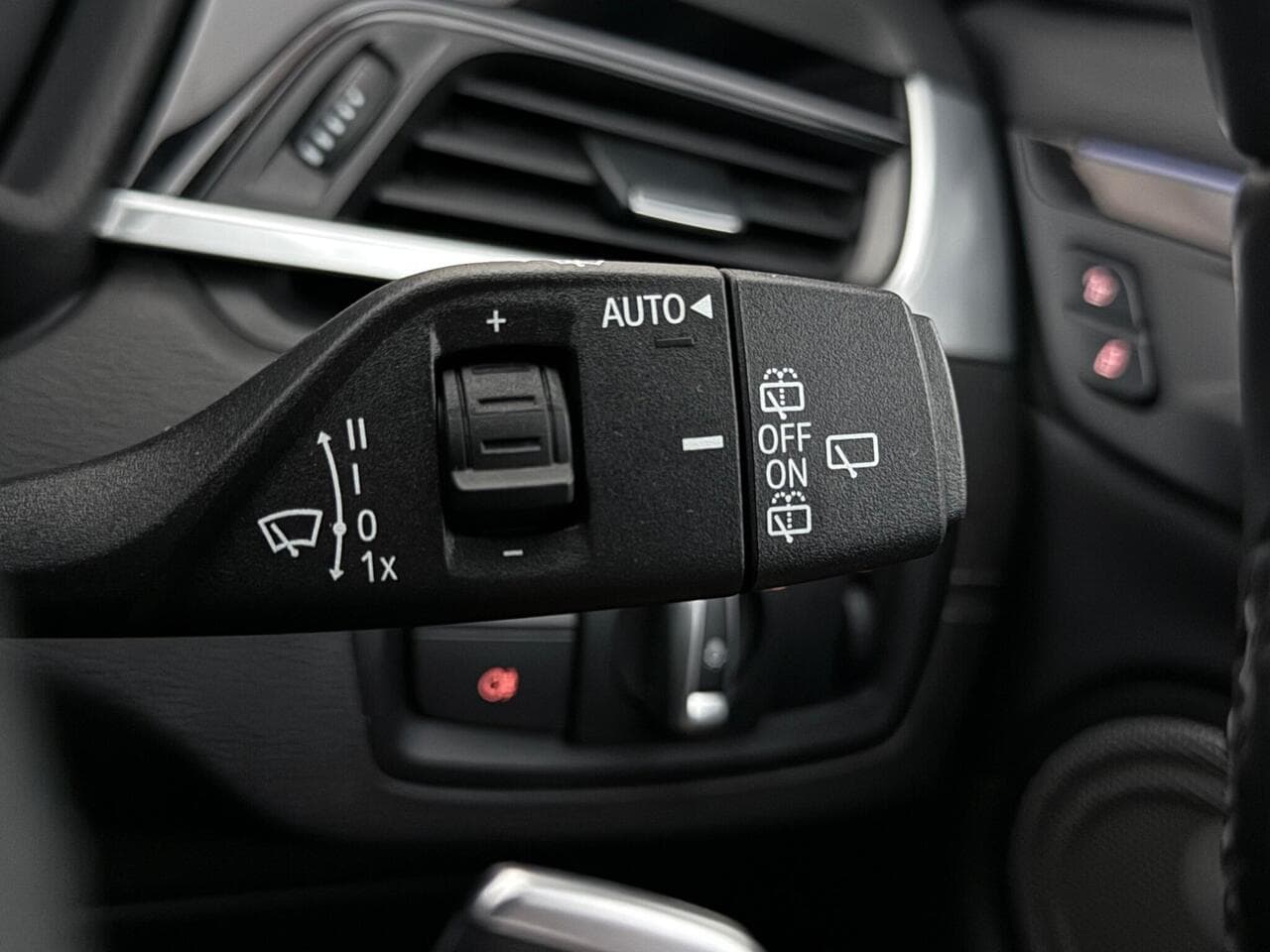 BMW X2 thumbnail Misc Controls
