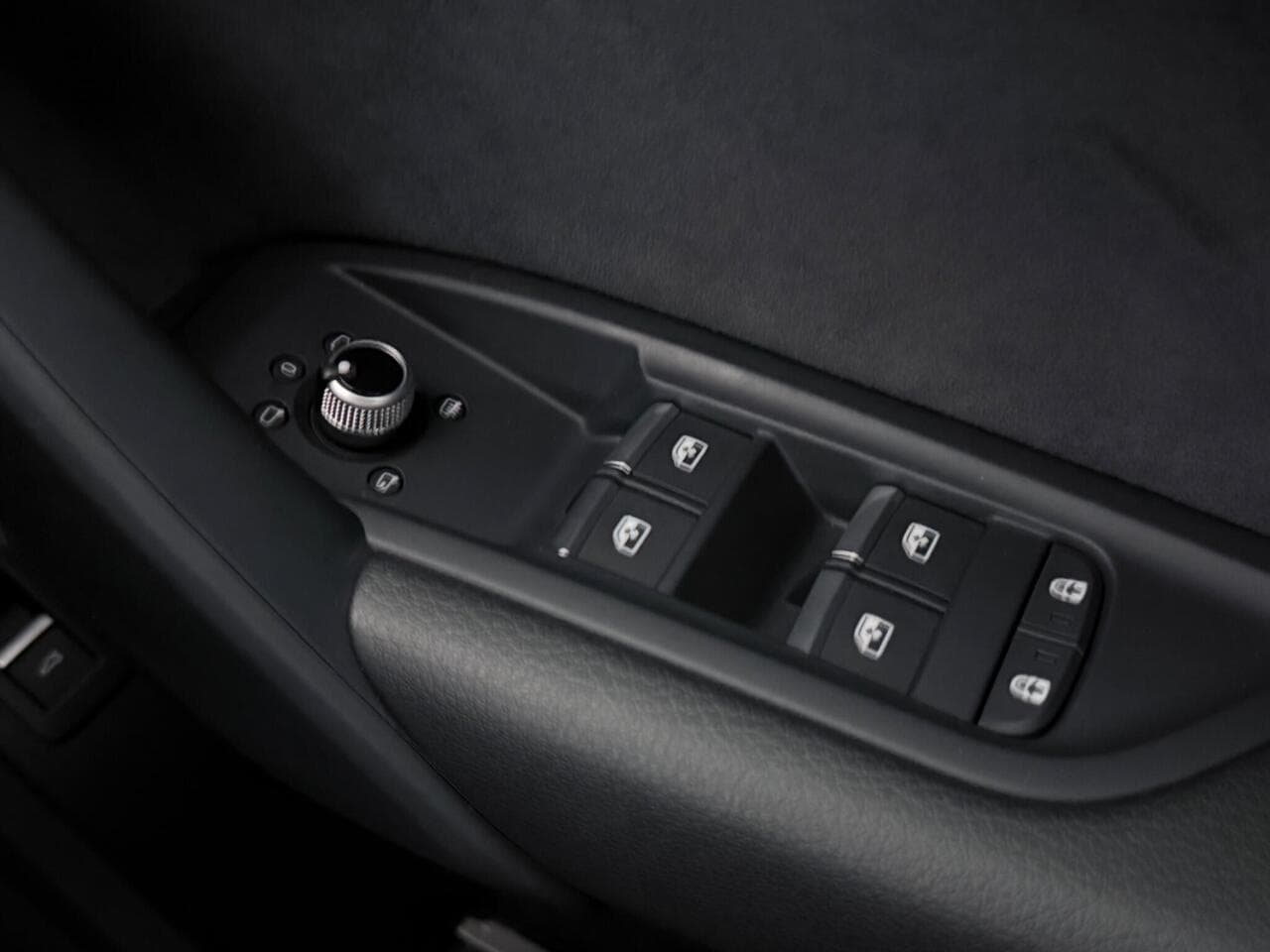 Audi Q5 thumbnail Misc Controls
