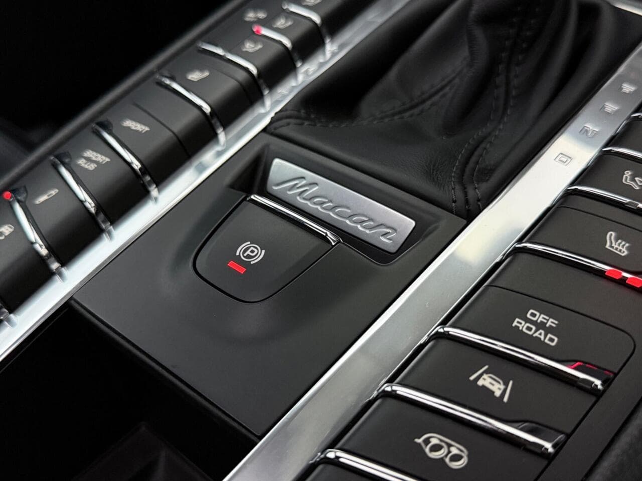 Porsche Macan thumbnail Misc Controls