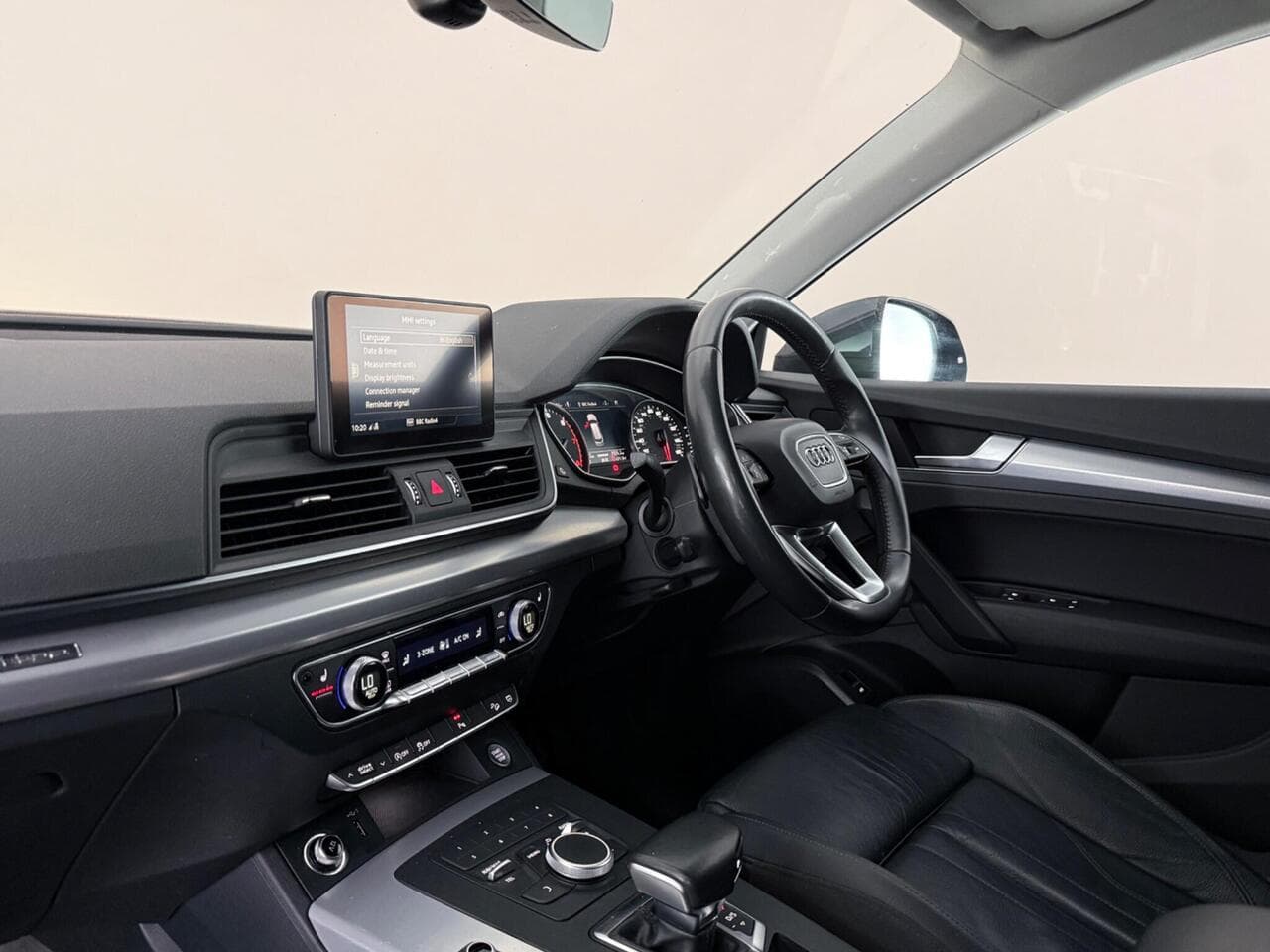 Audi Q5 thumbnail Interior Front