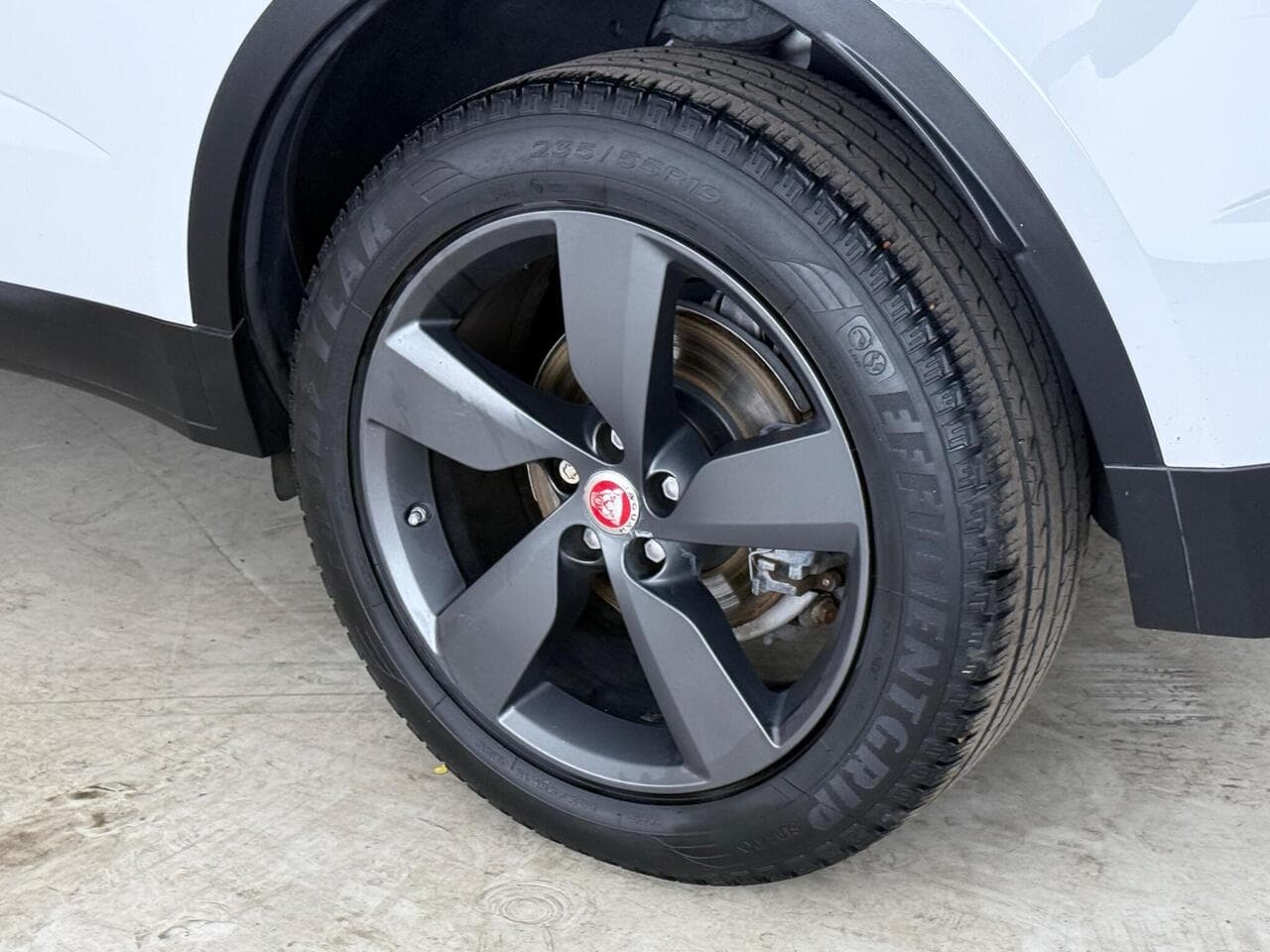 Jaguar E-PACE thumbnail Wheel