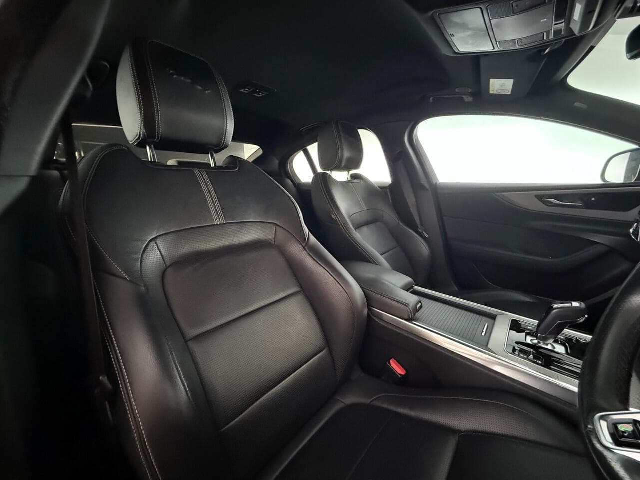 Jaguar XE thumbnail Seat Driver