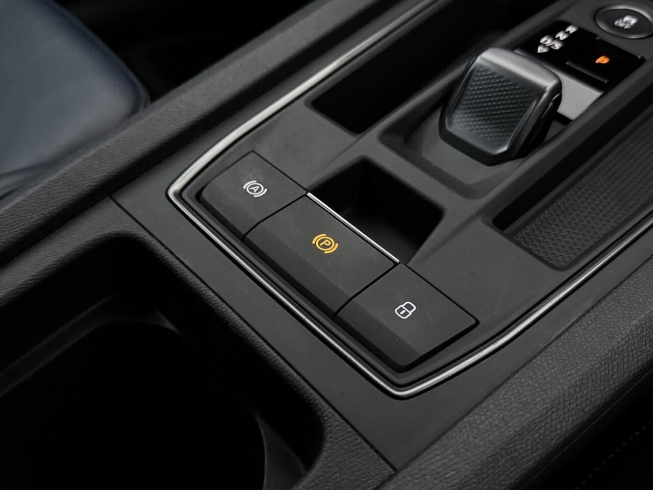 CUPRA Formentor thumbnail Misc Controls