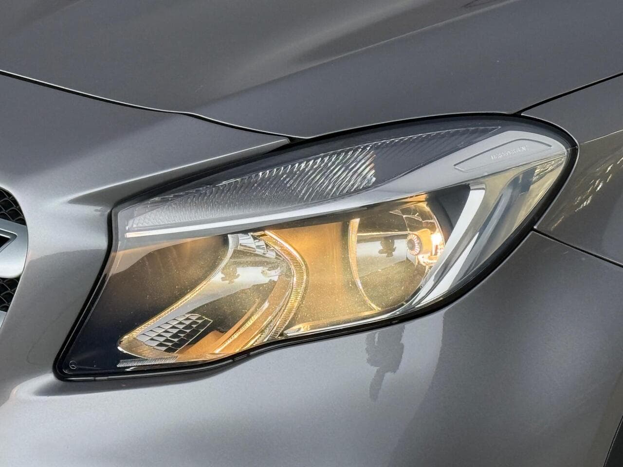 Mercedes-Benz GLA thumbnail Lights Front