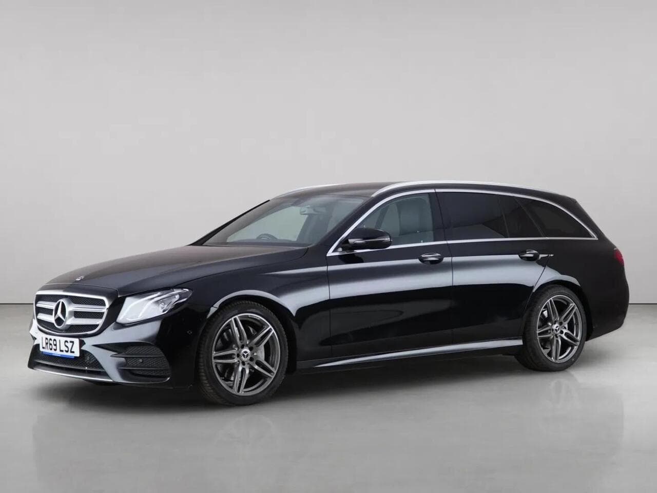 Mercedes-Benz E Class thumbnail Front Left