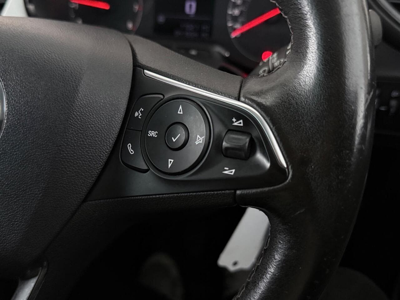 Vauxhall Crossland X thumbnail Misc Controls