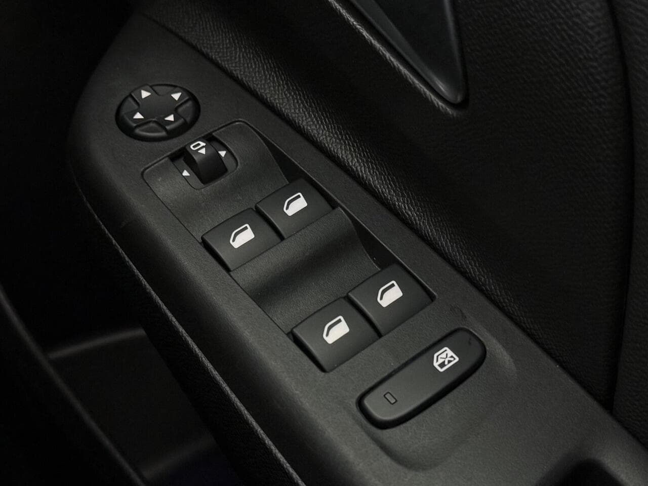 Vauxhall Corsa thumbnail Misc Controls