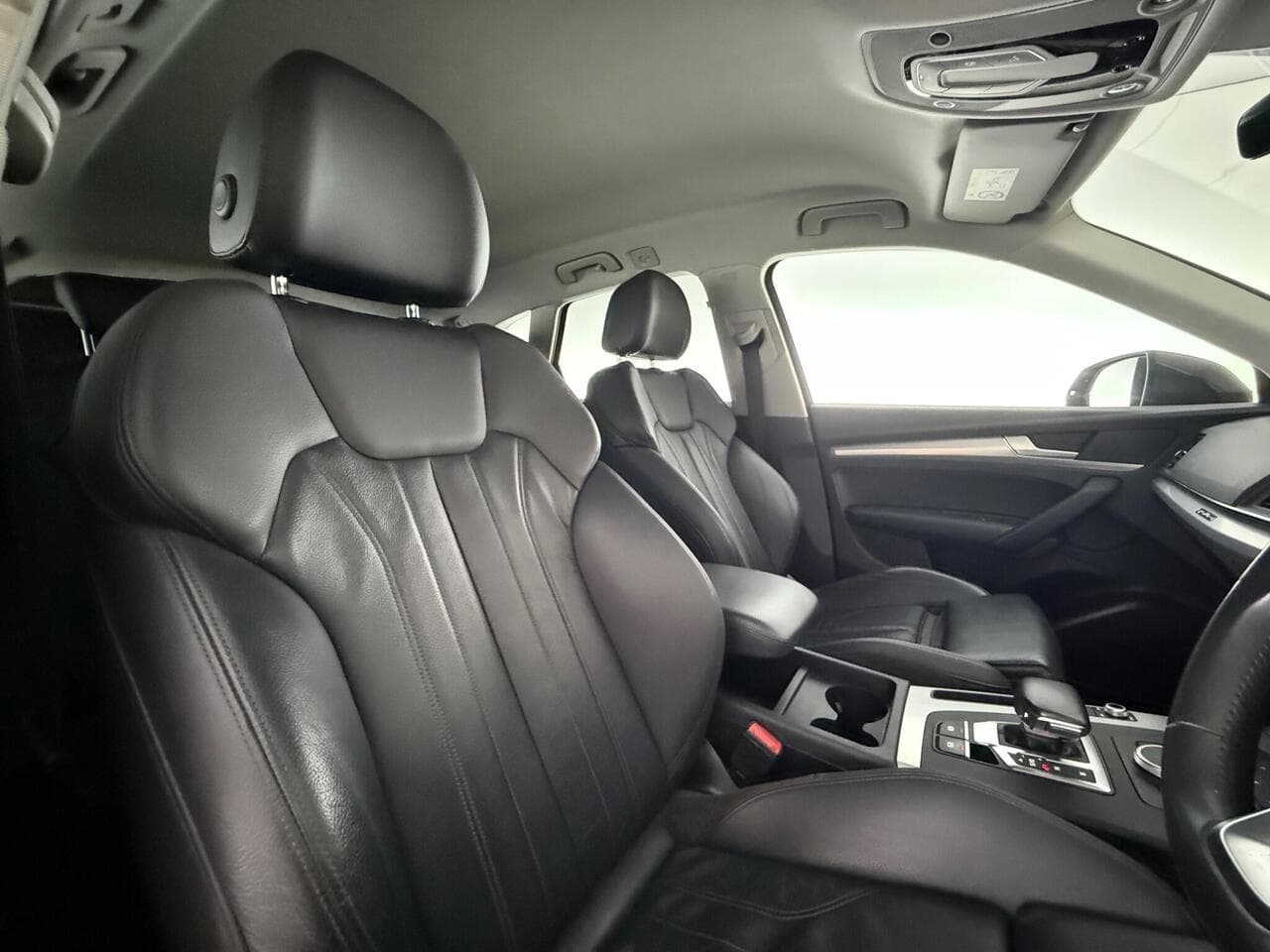 Audi Q5 thumbnail Seat Driver
