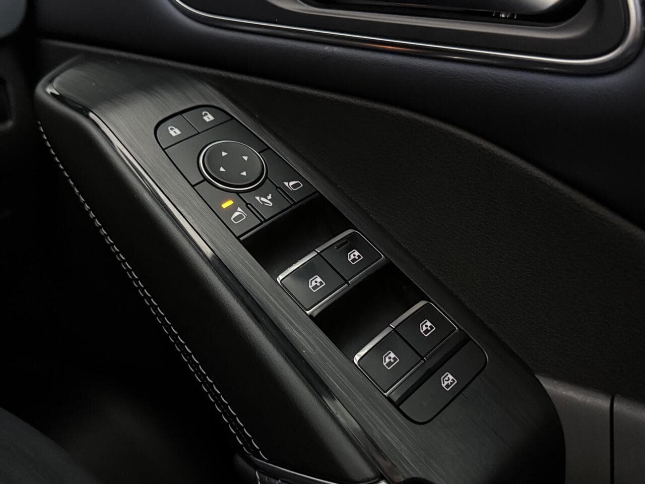 Nissan Qashqai thumbnail Misc Controls
