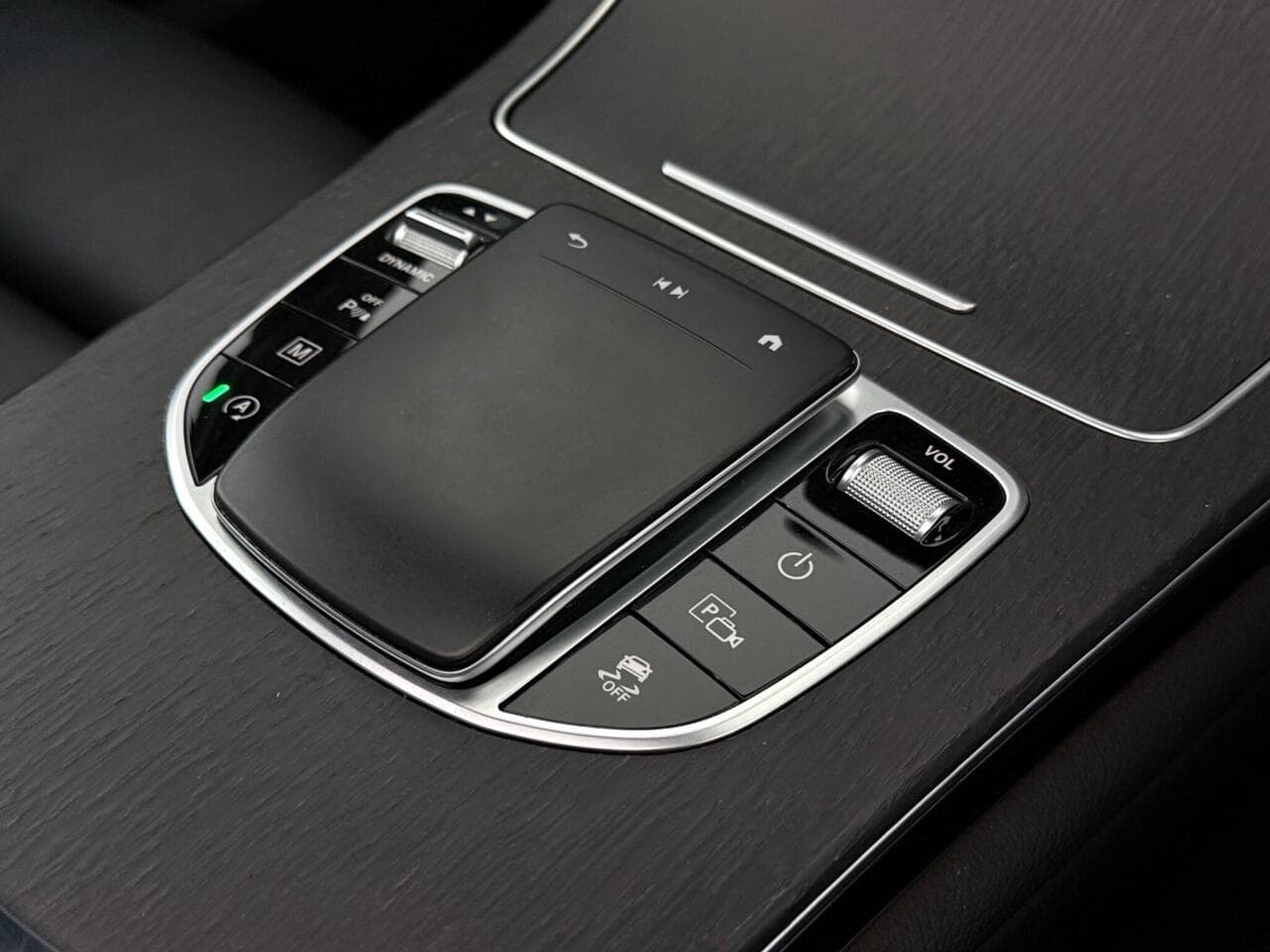 Mercedes-Benz GLC thumbnail Misc Controls