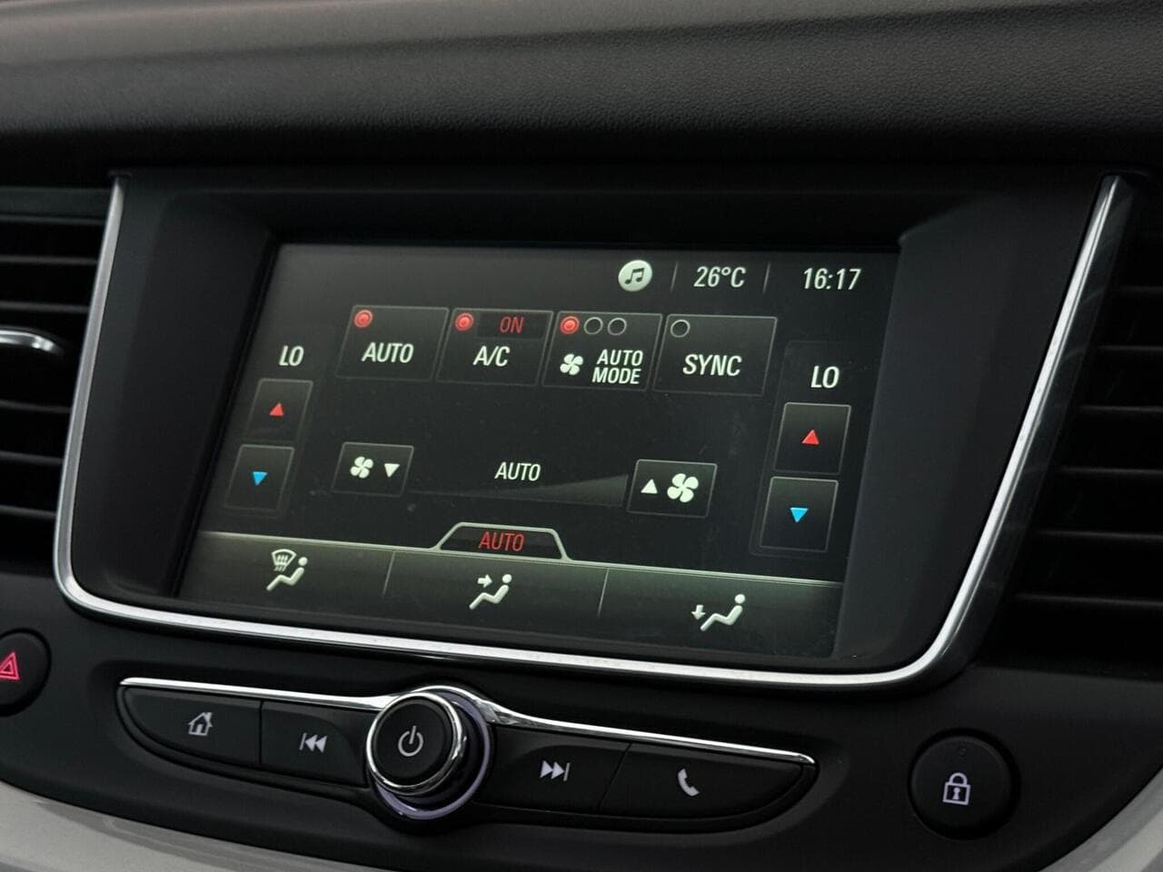 Vauxhall Grandland X thumbnail Infotainment System