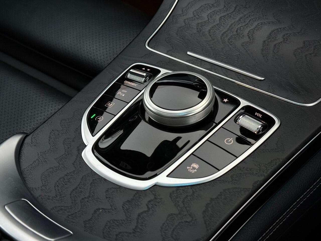 Mercedes-Benz GLC thumbnail Misc Controls