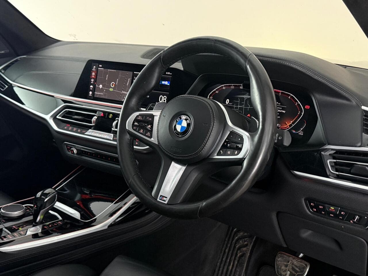 BMW X7 thumbnail Steering Wheel