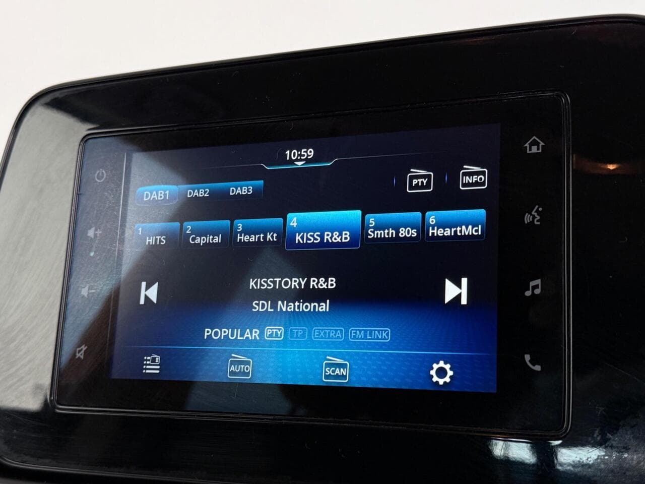 Suzuki S-Cross thumbnail Infotainment System