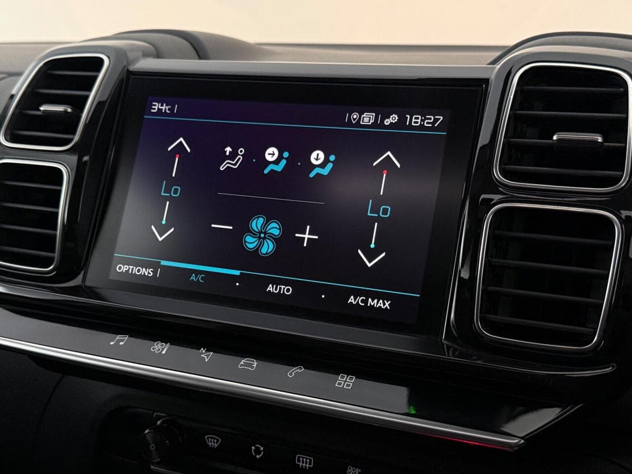 Citroen C5 Aircross thumbnail Infotainment System