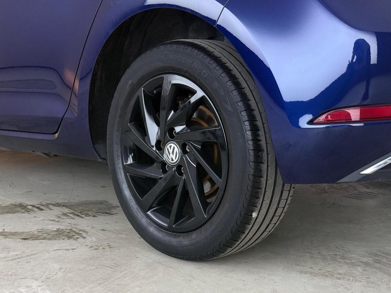 Volkswagen Golf thumbnail Wheel