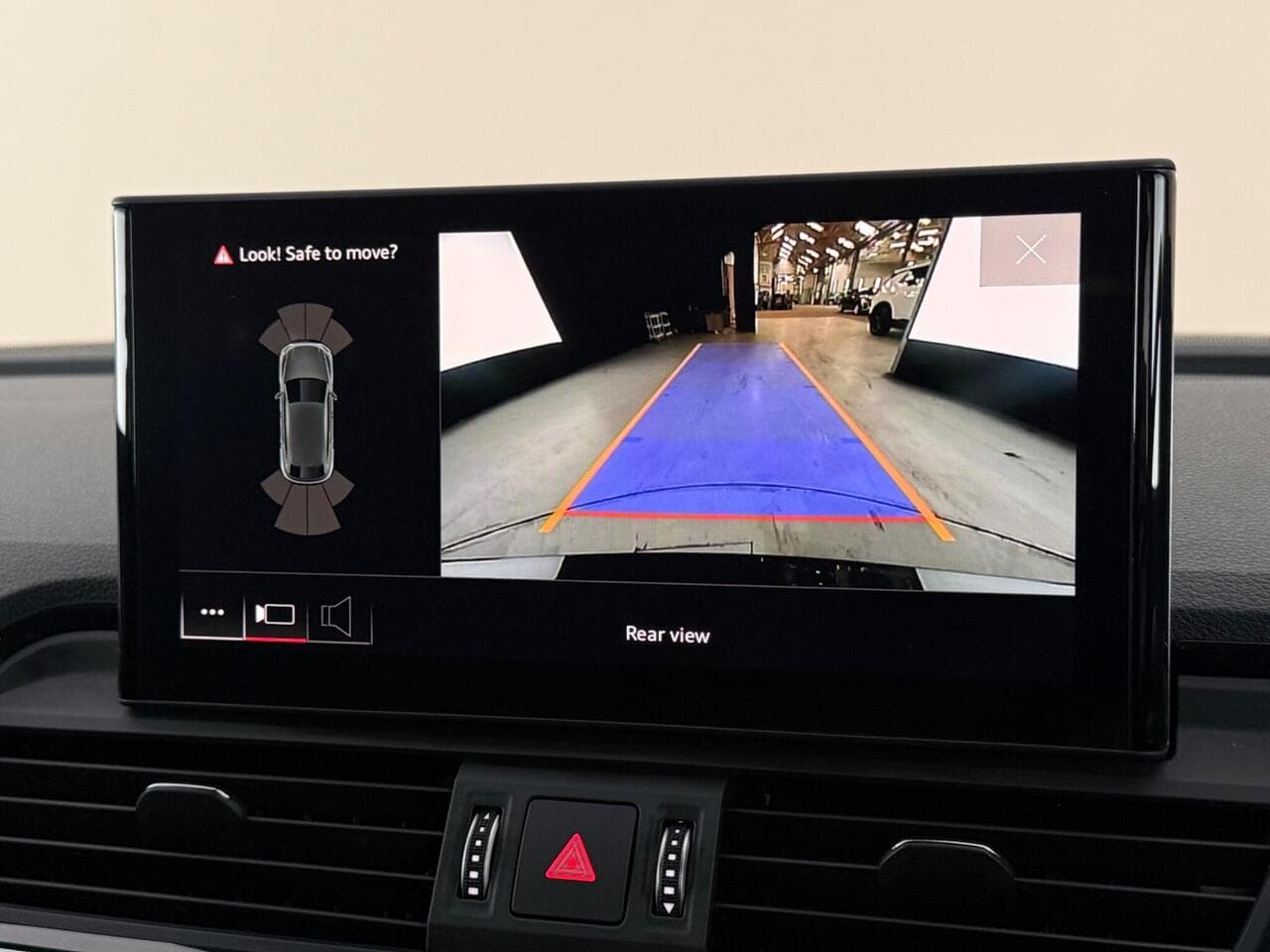 Audi Q5 thumbnail Infotainment System