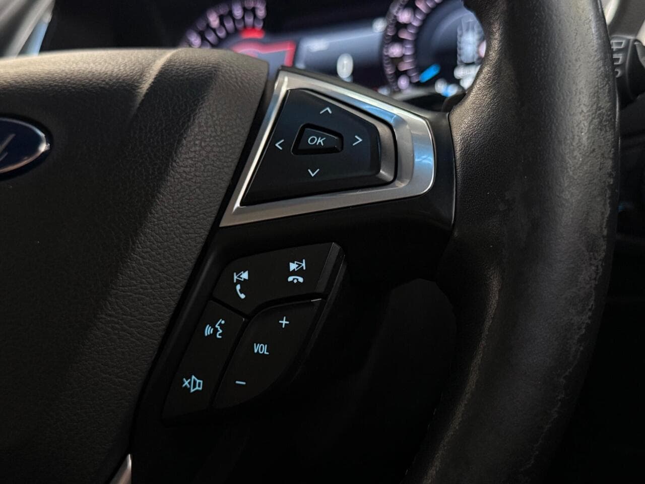 Ford Edge thumbnail Misc Controls