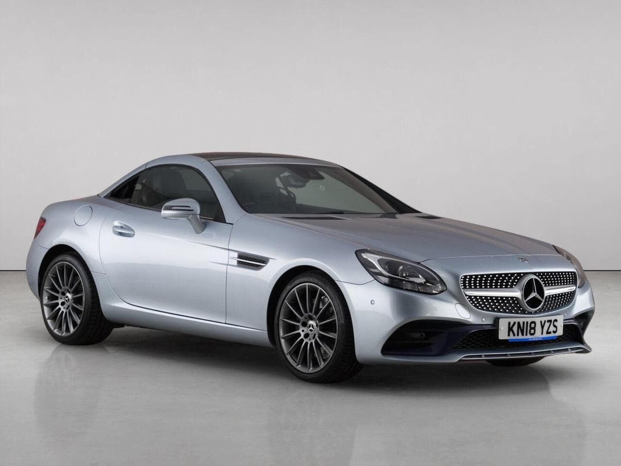 Mercedes-Benz SLC thumbnail Front Right