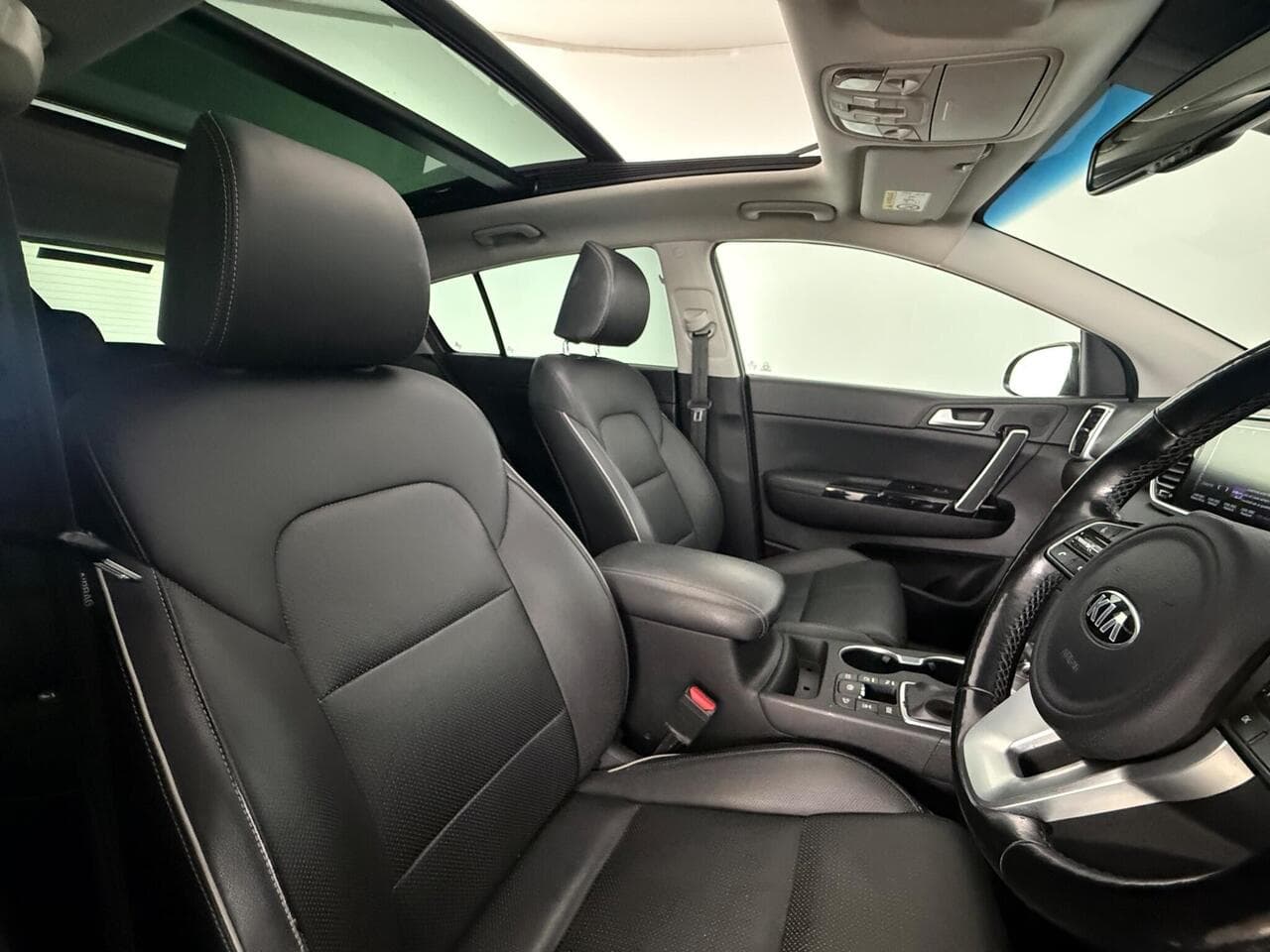 Kia Sportage thumbnail Seat Driver