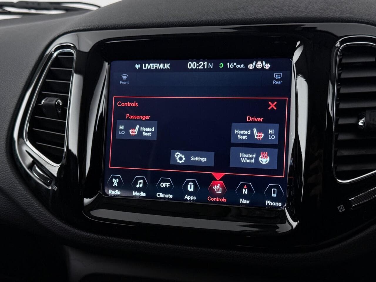 Jeep Compass thumbnail Infotainment System