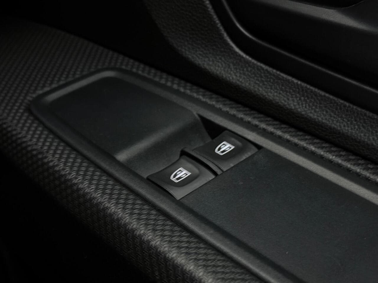 Dacia Sandero thumbnail Misc Controls