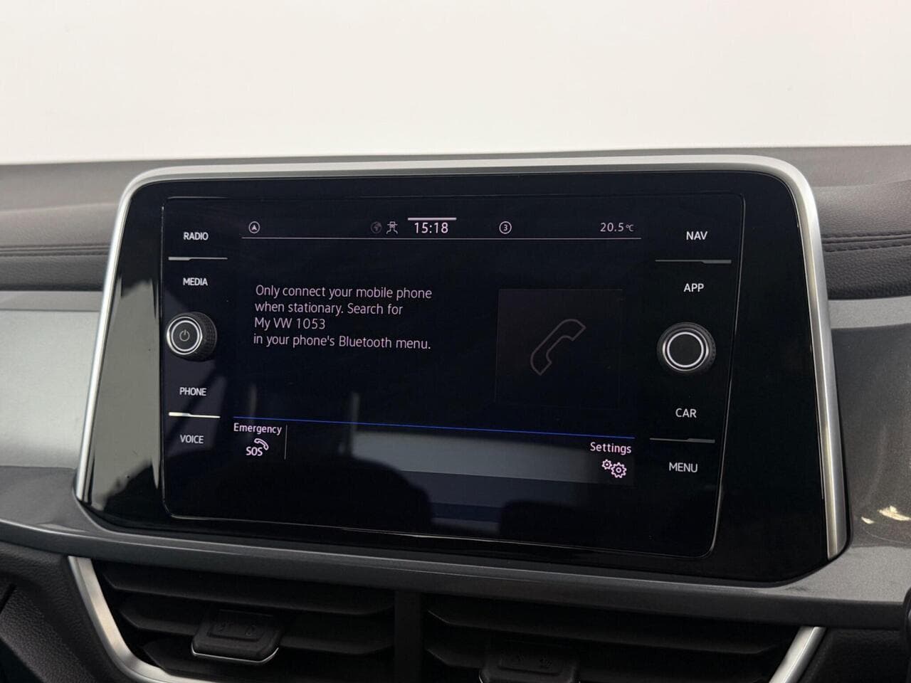 Volkswagen T-Roc thumbnail Infotainment System