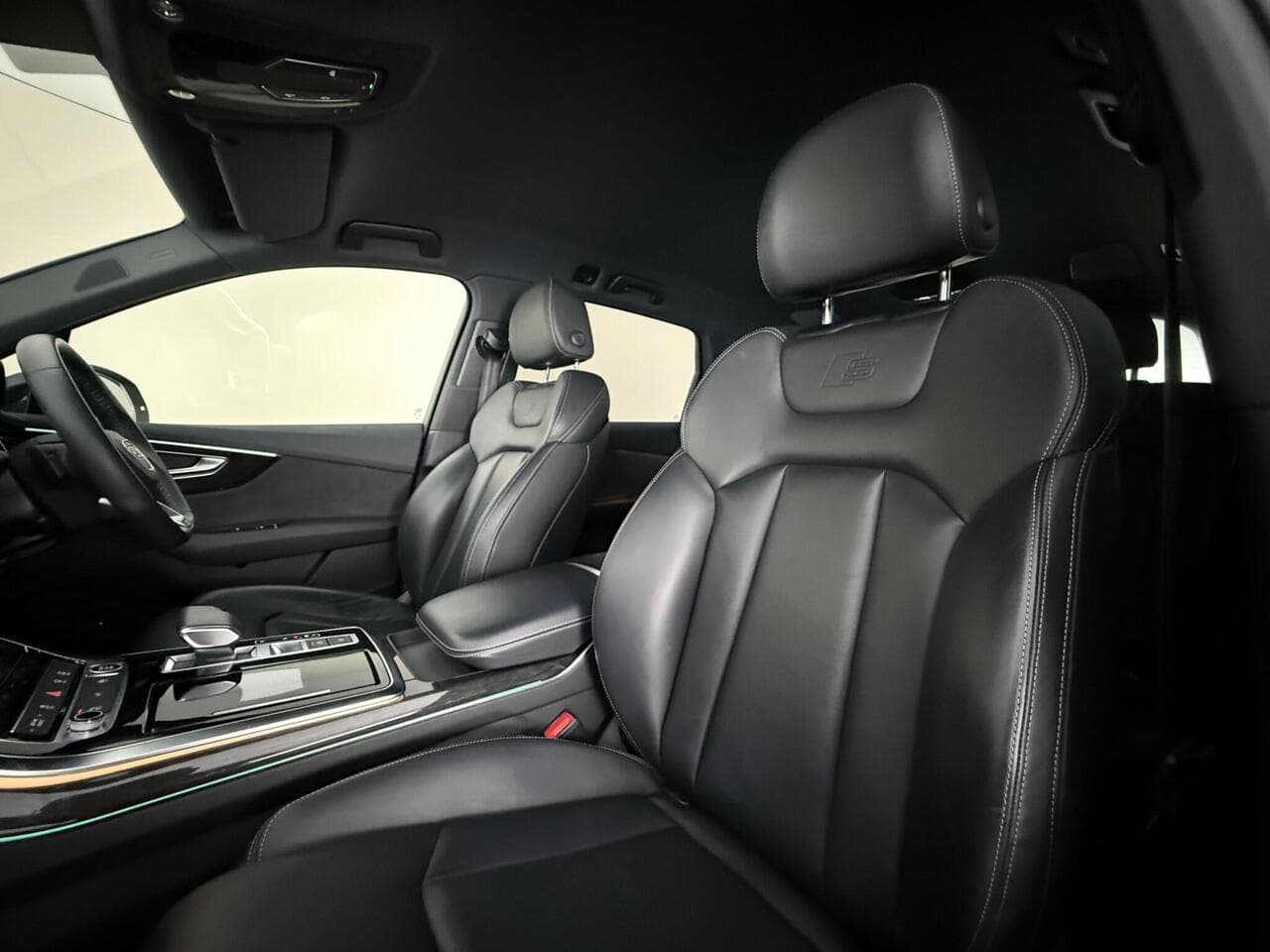 Audi Q7 thumbnail Seat Front Passenger