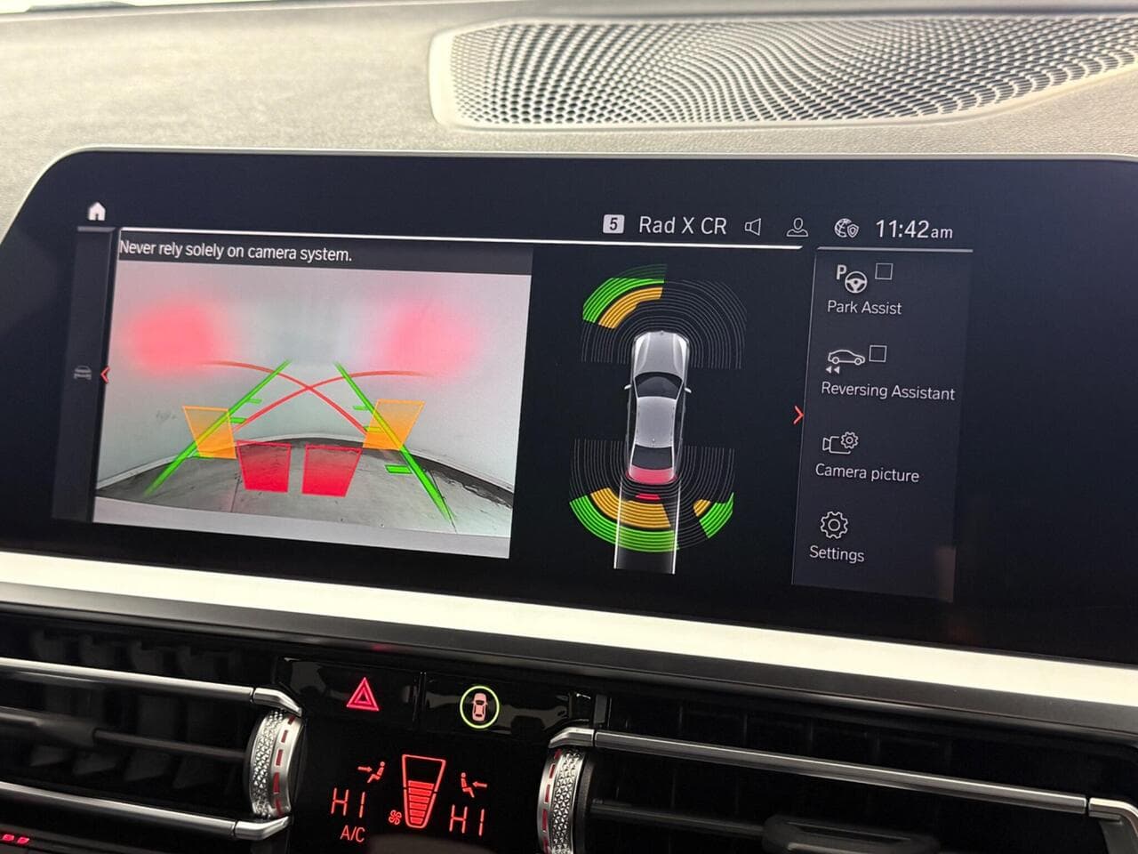 BMW 3 Series thumbnail Infotainment System