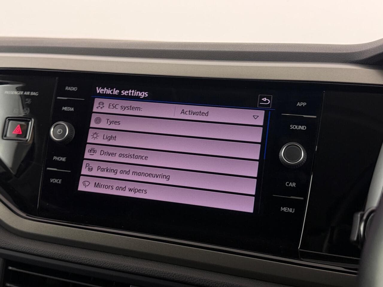 Volkswagen Polo thumbnail Infotainment System