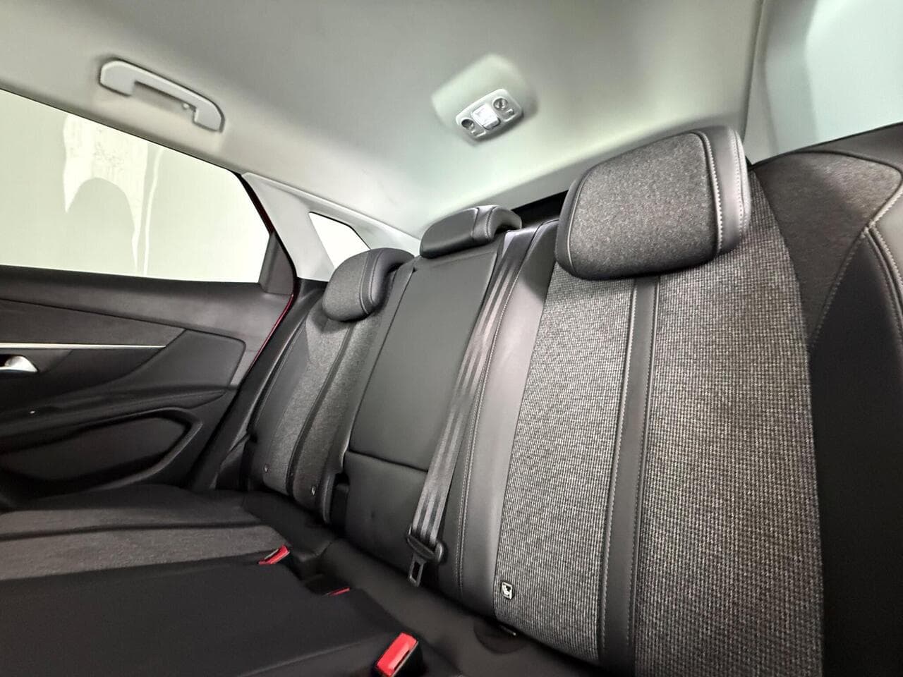 Peugeot 3008 thumbnail Seat Front Passenger