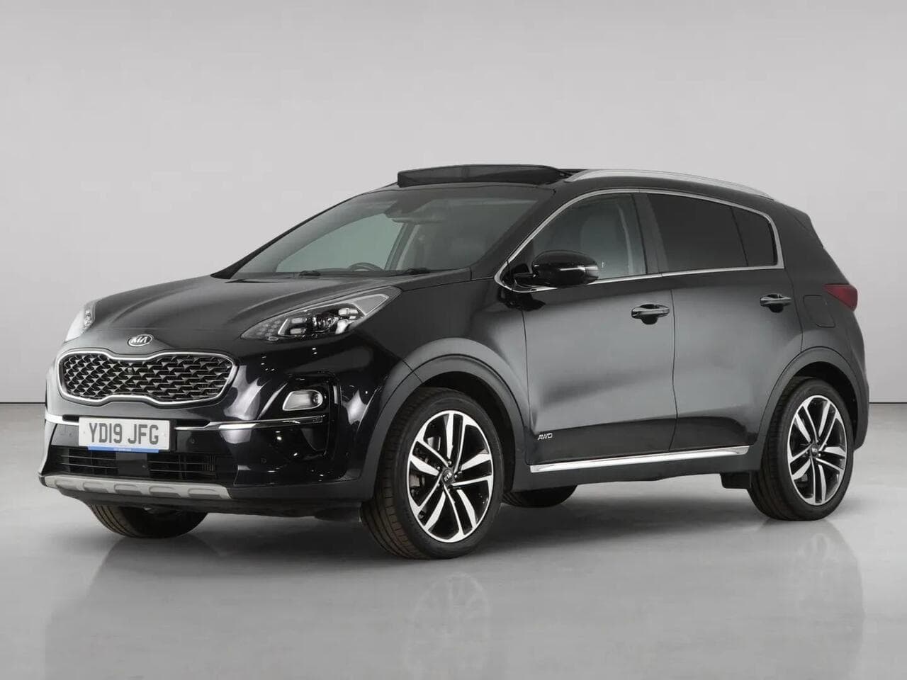 Kia Sportage thumbnail Front Left