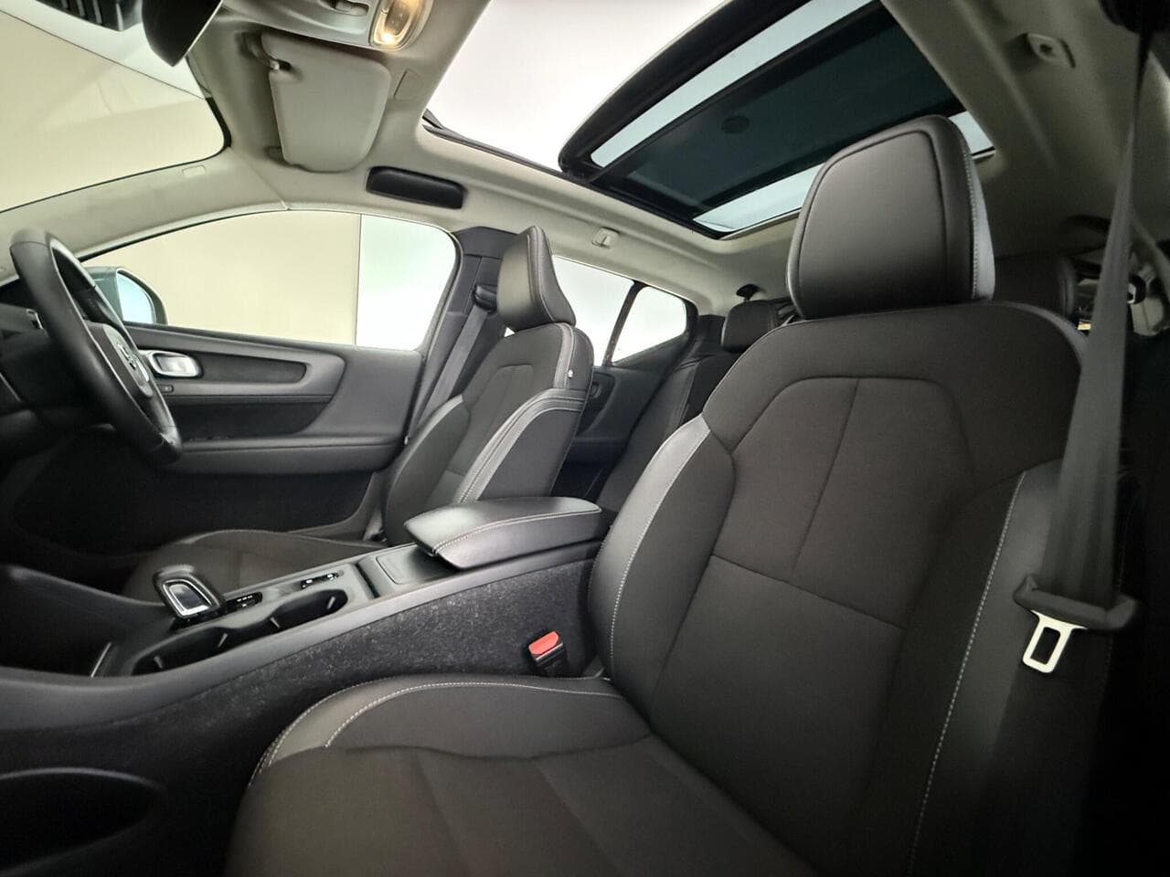 Volvo XC40 thumbnail Seat Front Passenger