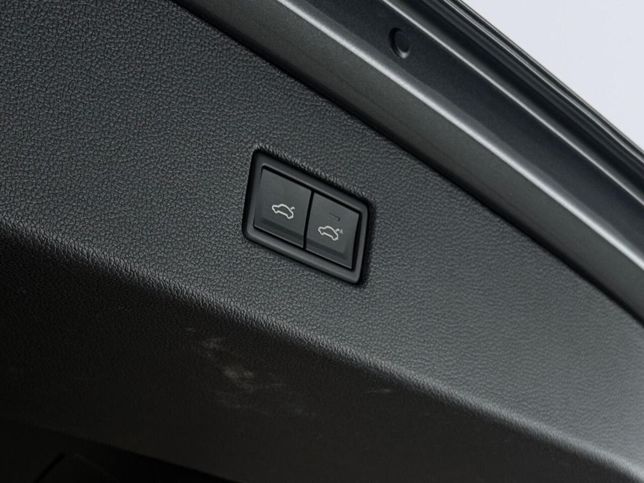 Volkswagen Tiguan thumbnail Misc Controls