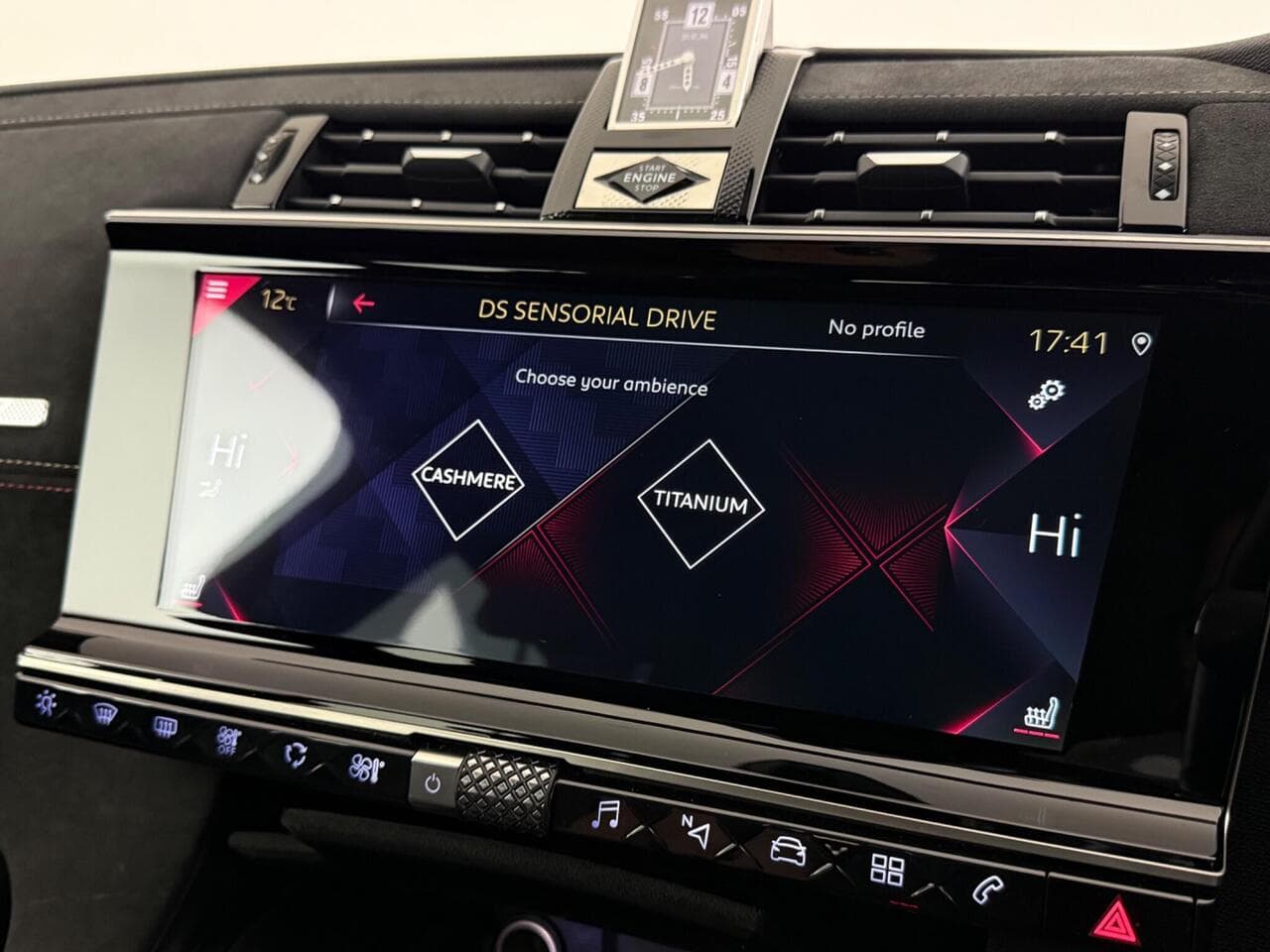 DS AUTOMOBILES DS 7 CROSSBACK thumbnail Infotainment System