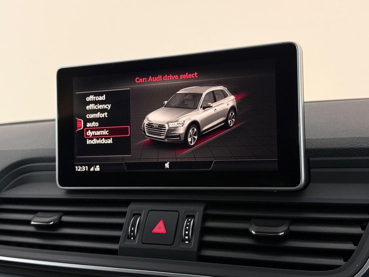 Audi Q5 thumbnail Infotainment System