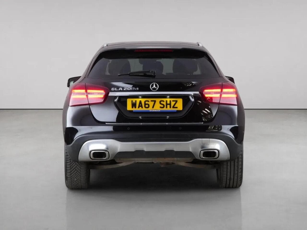 Mercedes-Benz GLA thumbnail Rear