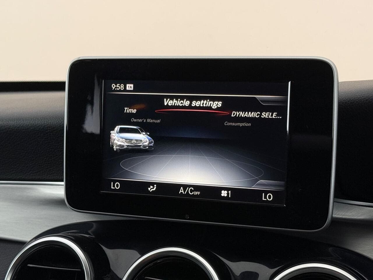 Mercedes-Benz C Class thumbnail Infotainment System