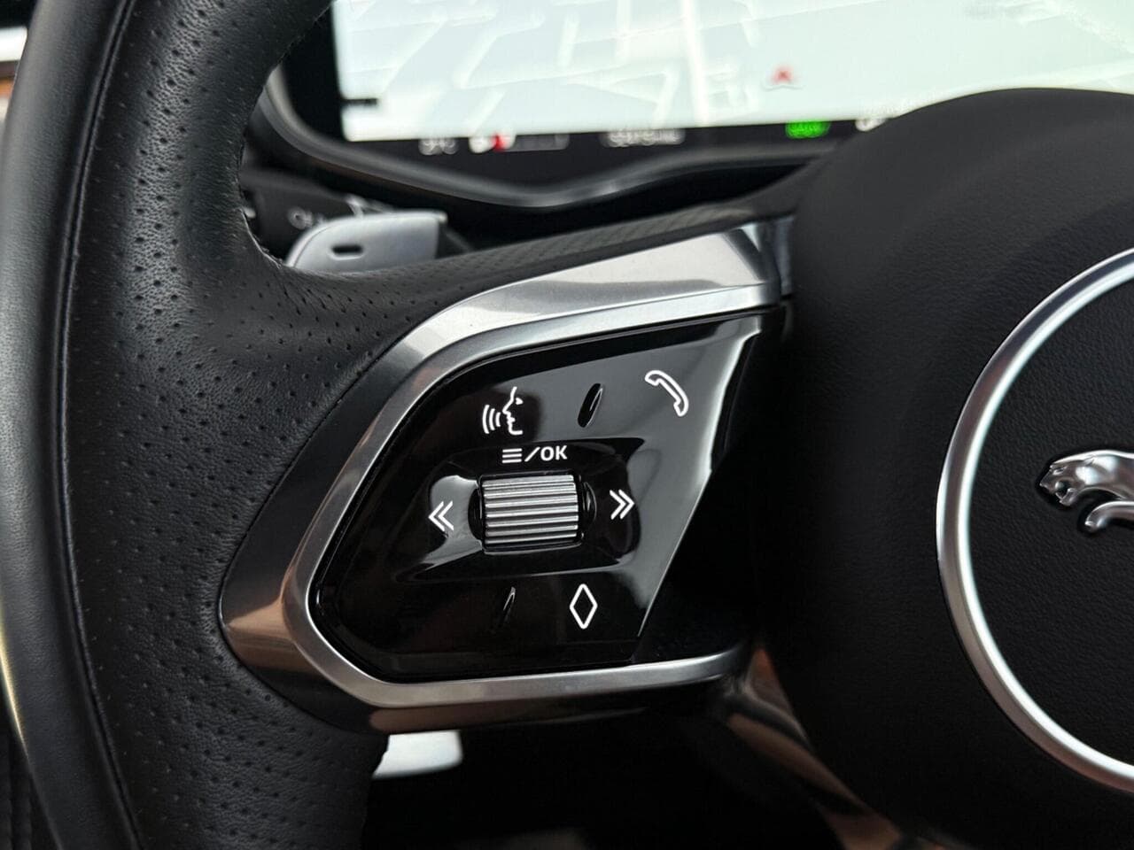 Jaguar F-PACE thumbnail Misc Controls