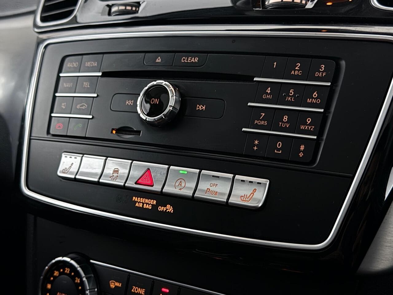Mercedes-Benz GLE thumbnail Infotainment System