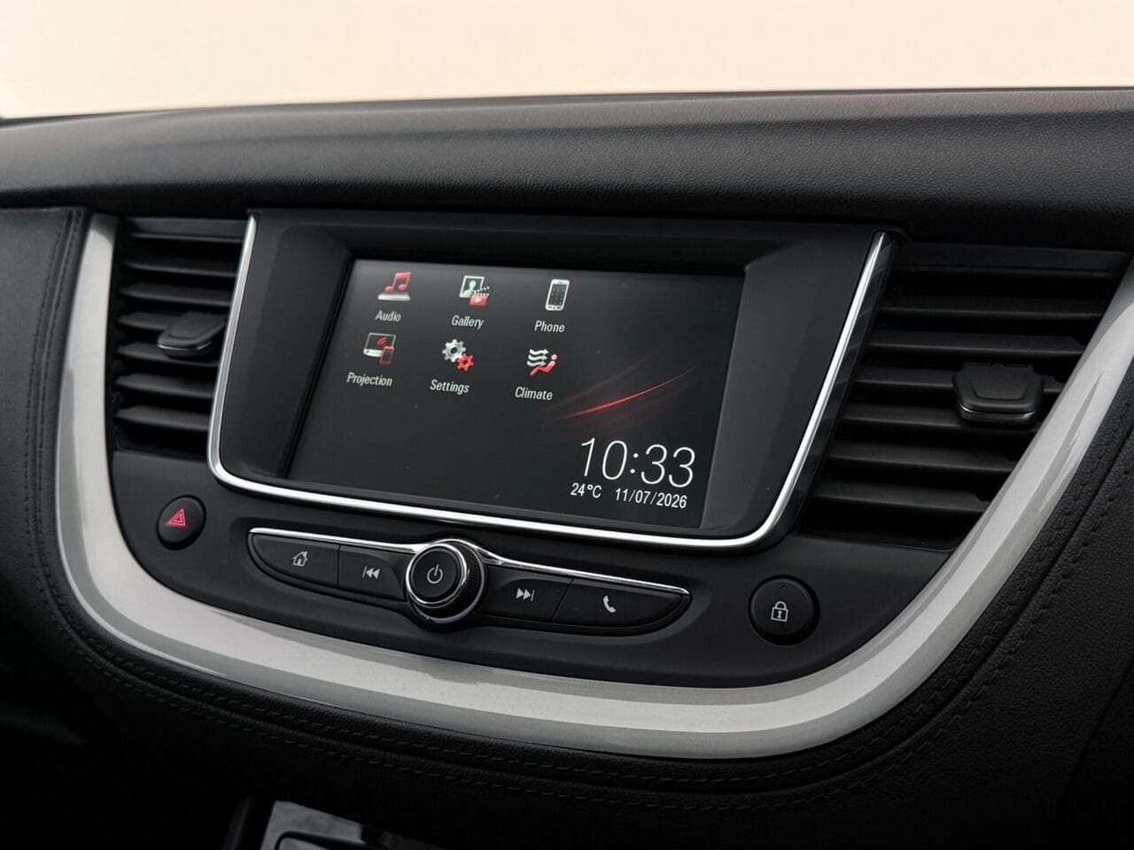 Vauxhall Grandland X thumbnail Infotainment System