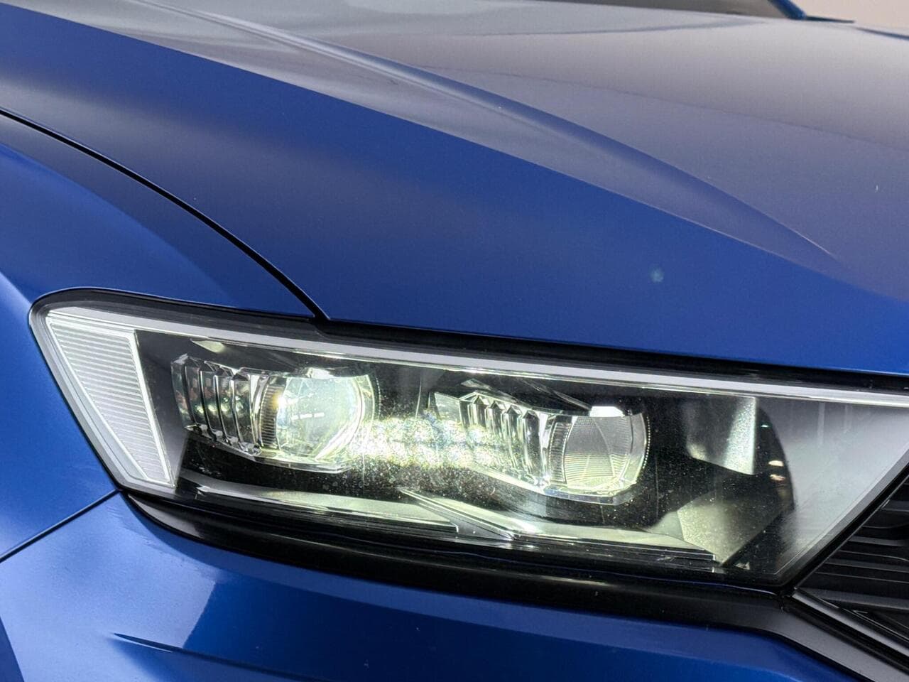 Volkswagen T-Roc thumbnail Lights Front
