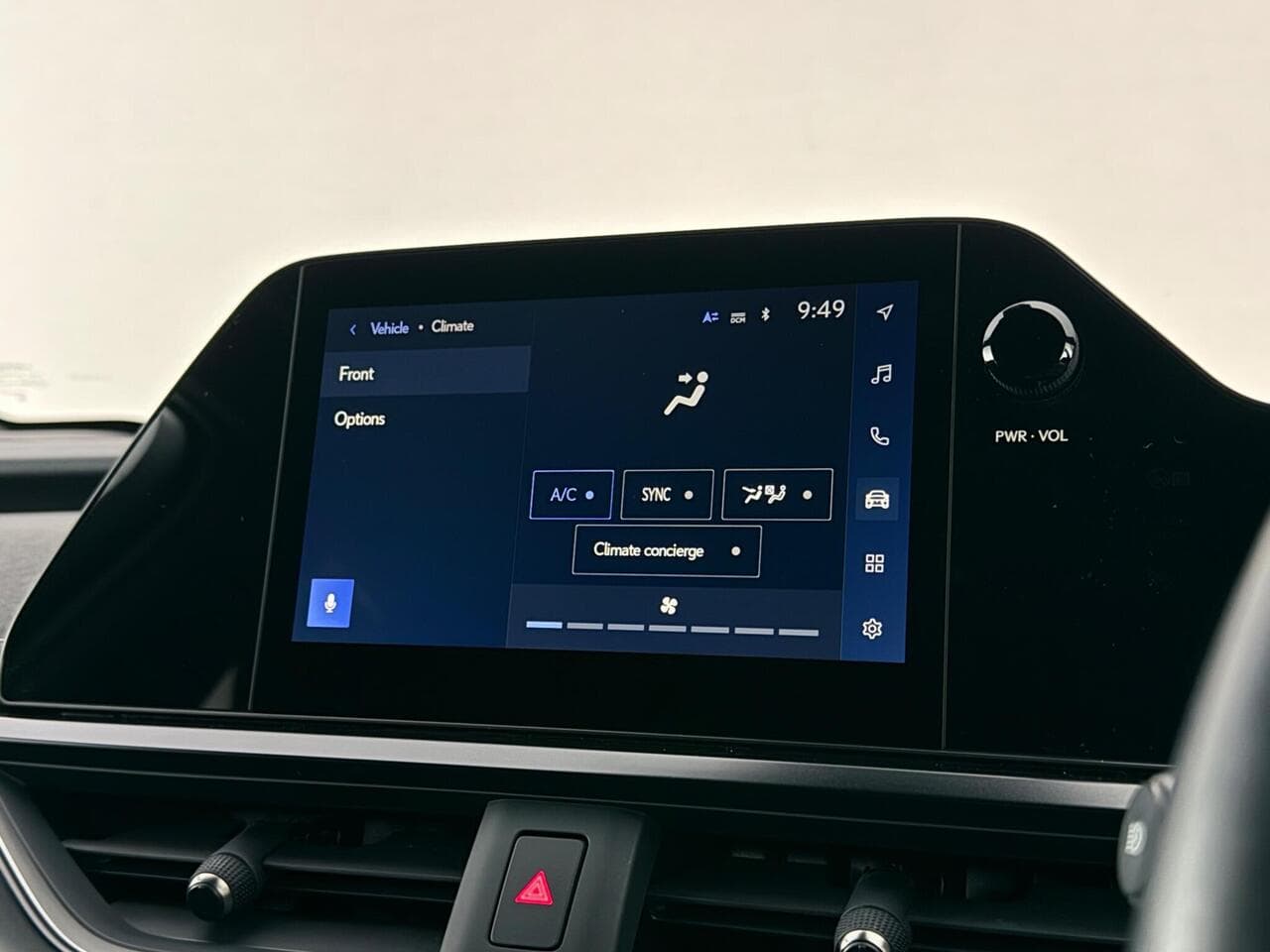 Lexus UX thumbnail Infotainment System