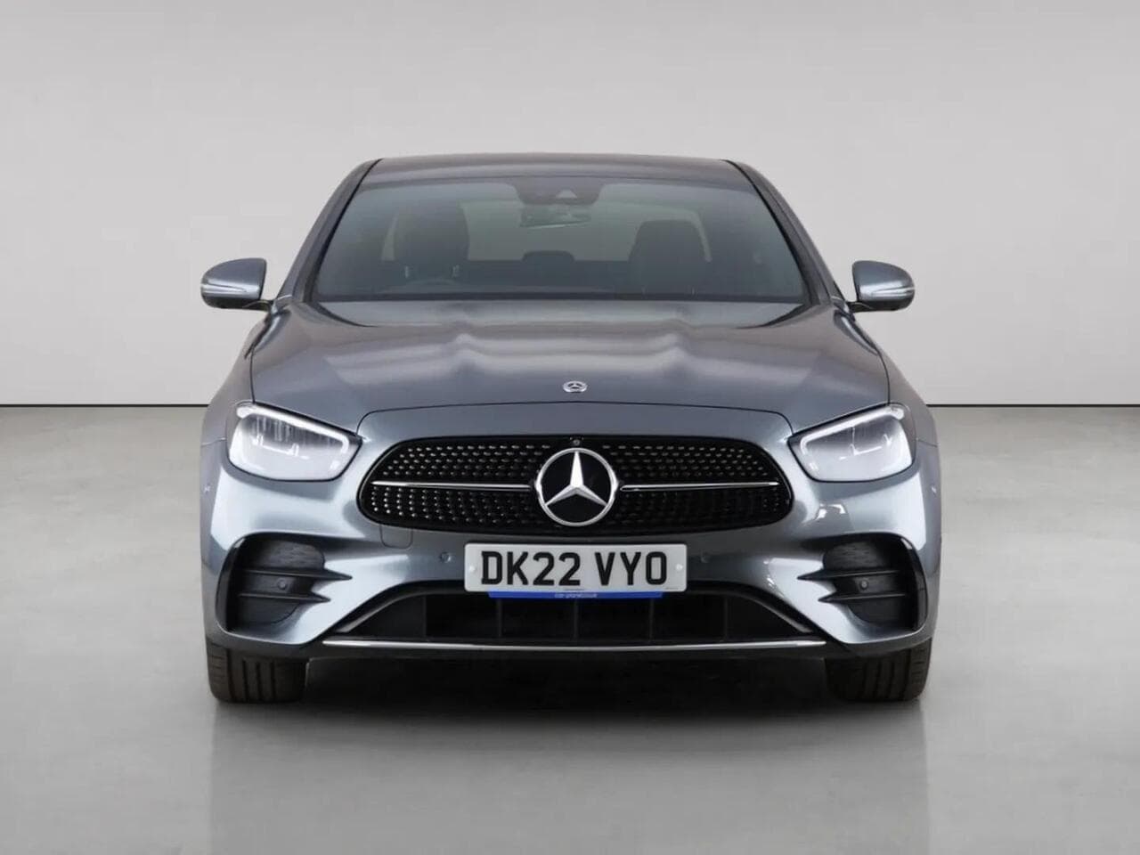 Mercedes-Benz E Class thumbnail Front